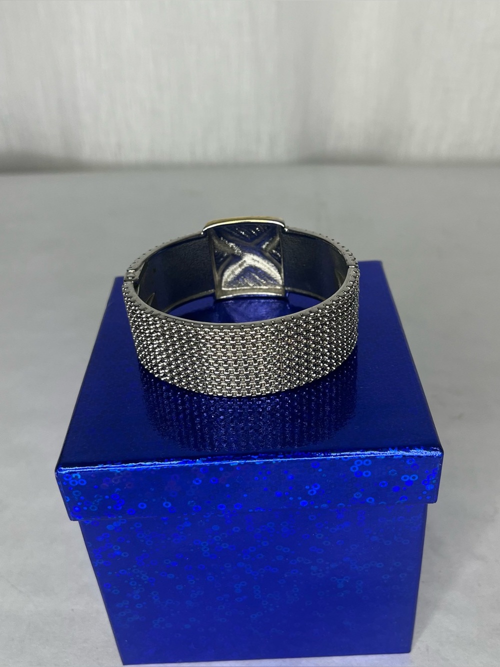 Silver hinge bracelet - Picture 2 of 4